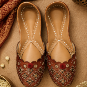 Brown Floral Embroidered Leather Punjabi Jutti